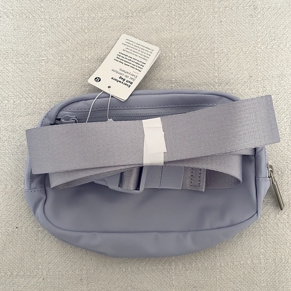 BNWT Lululemon Everywhere Belt Bag Pastel Blue - Picture 6 of 8
